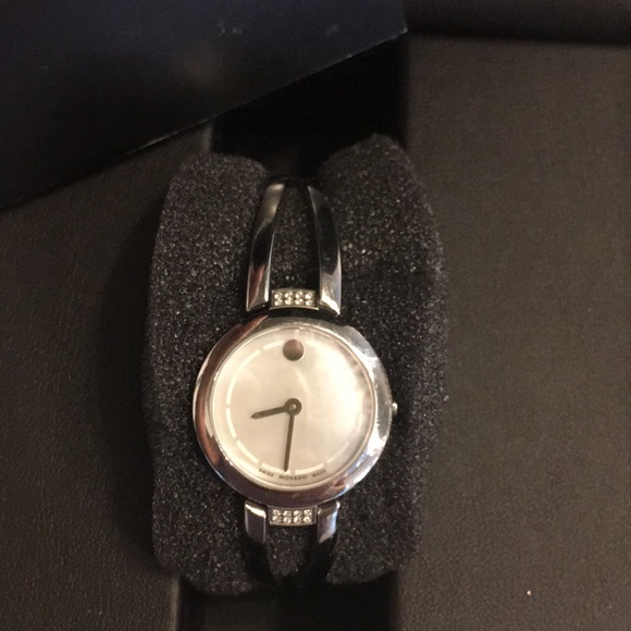 Movado Mother of Pearl Dial/Silver Band Ladies - Picture 3 of 16